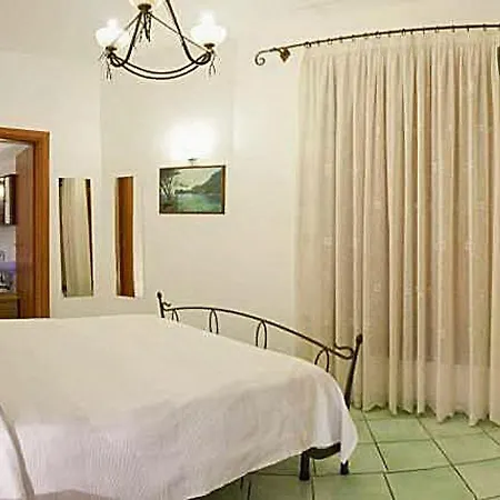 Sleeps 7 Pool Air Con Wifi * Nerano