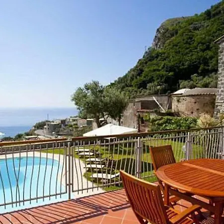 Sleeps 7 Pool Air Con Wifi